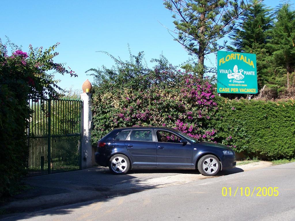 Residence Floritalia - Ricarica Auto Elettriche Santa Domenica  Dış mekan fotoğraf