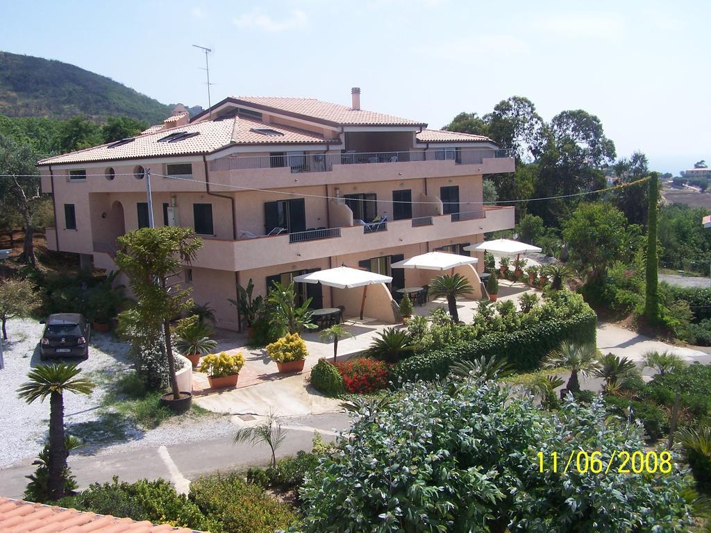 Residence Floritalia - Ricarica Auto Elettriche Santa Domenica  Dış mekan fotoğraf