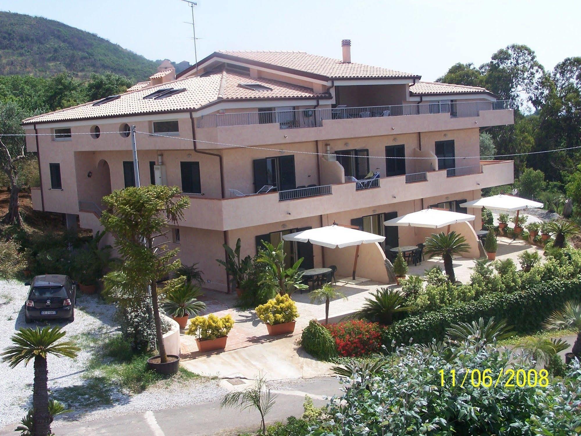 Residence Floritalia - Ricarica Auto Elettriche Santa Domenica  Dış mekan fotoğraf